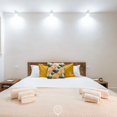 Classic Urban Elegance 卡利亚里