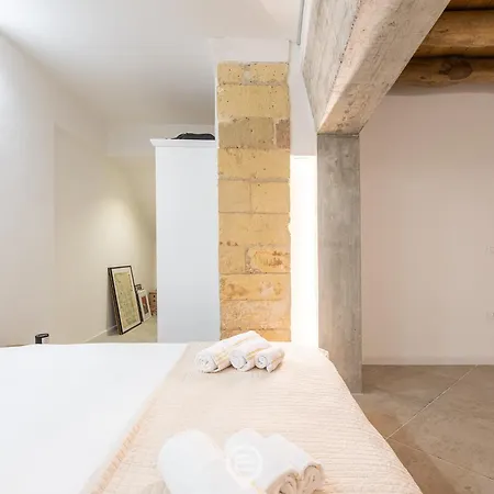 Classic Urban Elegance * 卡利亚里