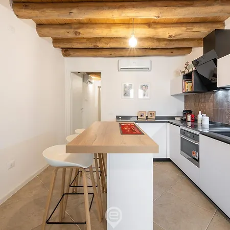 Classic Urban Elegance 아파트 *