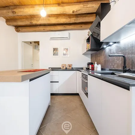 Classic Urban Elegance Apartment Cagliari