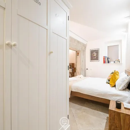 Apartment Classic Urban Elegance Cagliari