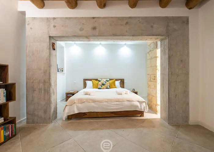 Classic Urban Elegance * Cagliari