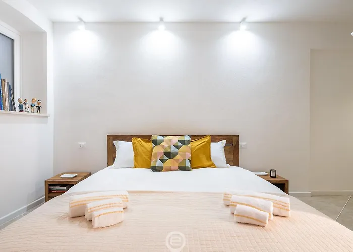 Classic Urban Elegance Cagliari