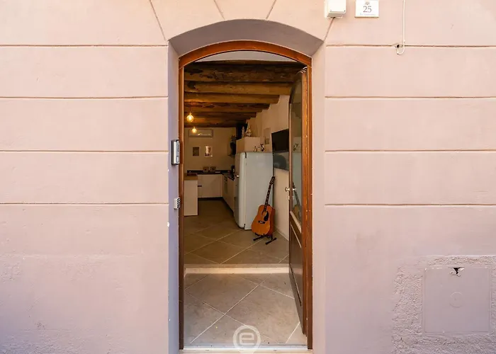 Classic Urban Elegance Cagliari